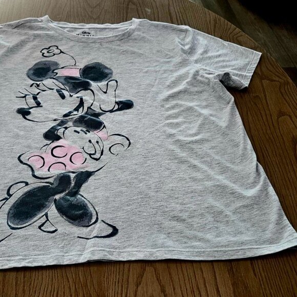 Disney Minnie Mouse Boxy T-Shirt Women's Size XL - Minnie Distressed Graphic - Picture 11 of 15